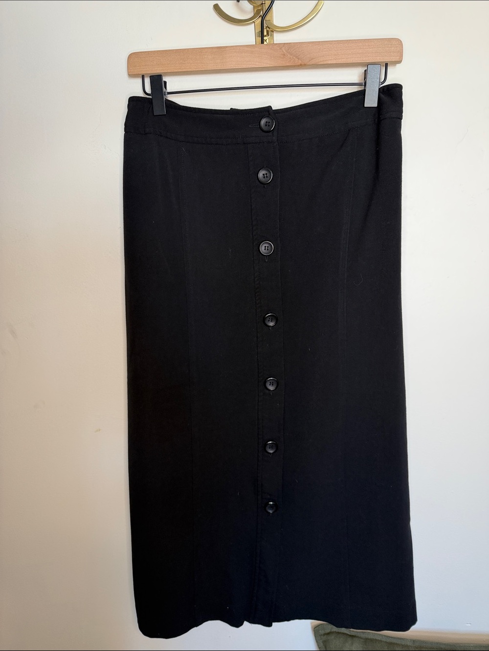 Briggs New York Black Button-Front Midi Skirt